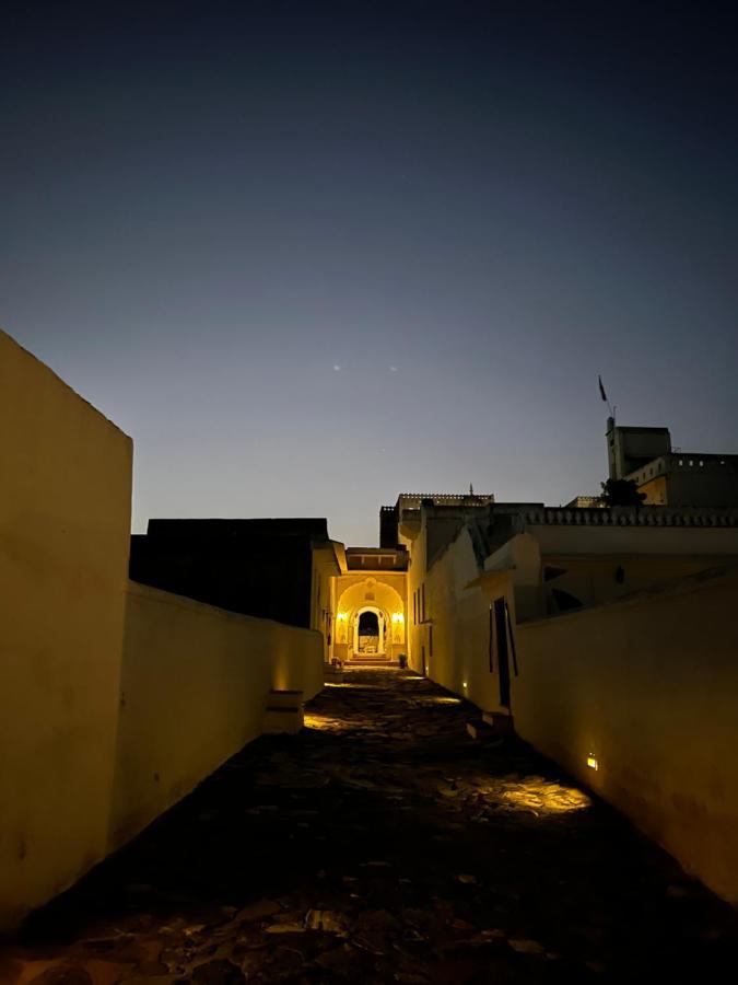 Fort Barli - A 16Th Century Castle Exterior photo